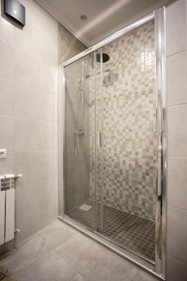 Ultra Lux 3 Rooms Apartment Near Arena City Kiev Dış mekan fotoğraf