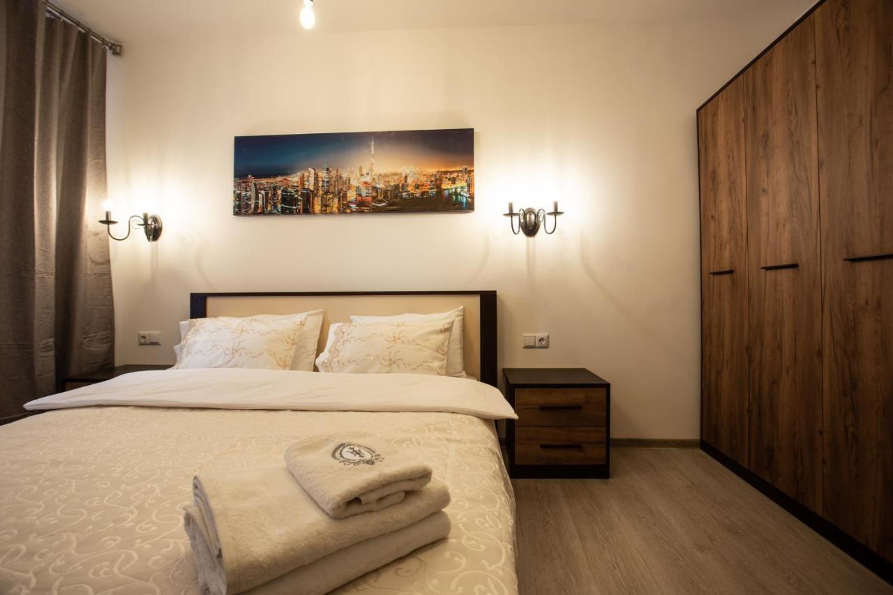 Ultra Lux 3 Rooms Apartment Near Arena City Kiev Dış mekan fotoğraf